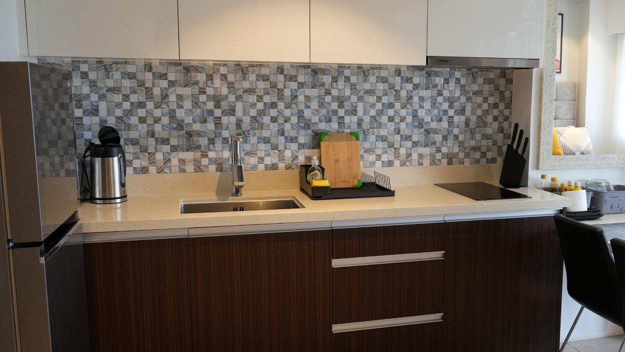 Dominiks Stylish Resort Gem Ocean View Pool Queen Bed At Tambuli 8 Floor Fast Wifi Lapu-Lapu City Exterior photo